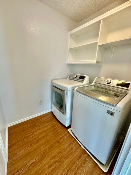 Building Photo - 1301 Royal Palm Ln