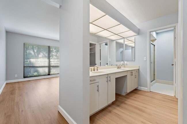 Building Photo - 2711 SW Egret Pond Cir