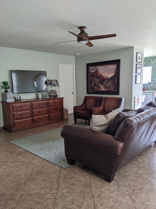 Building Photo - 1070 E Appaloosa Rd