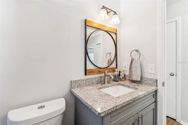 Building Photo - 2101 W Cherry St