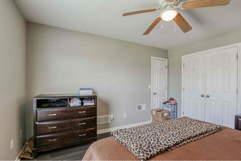 Building Photo - 232 SW Chartwell Cir