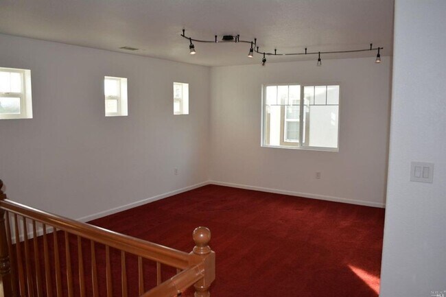 Building Photo - Spacious 4/3 located by American Canyon High available for rent!