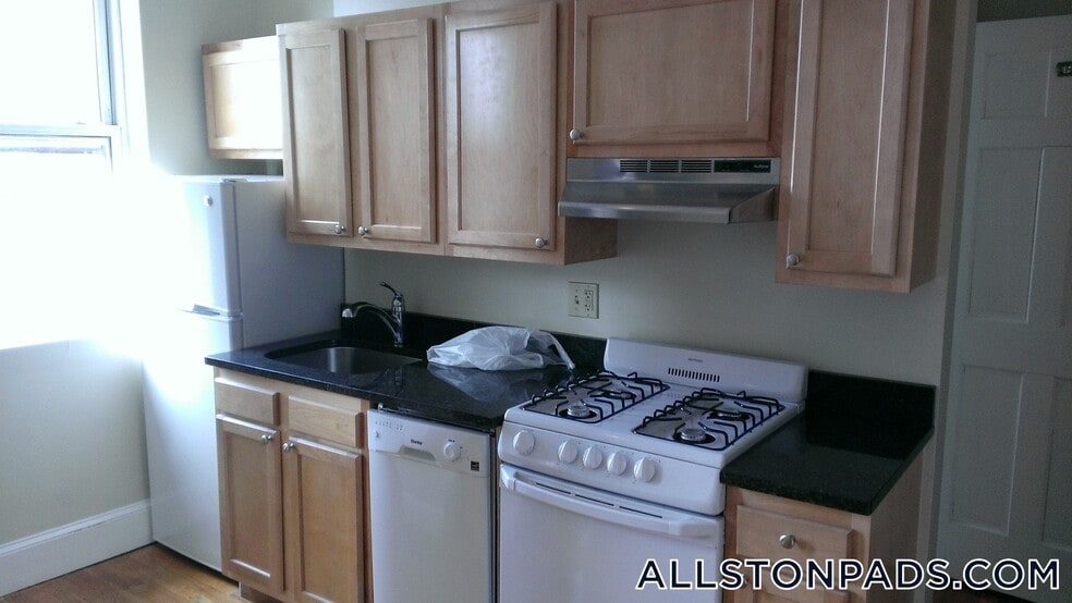 Building Photo - 1197 Commonwealth Ave