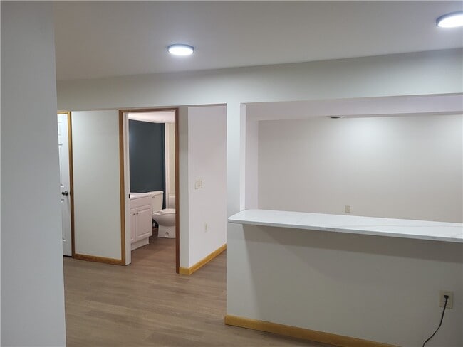 Building Photo - 4199 W Hill Rd