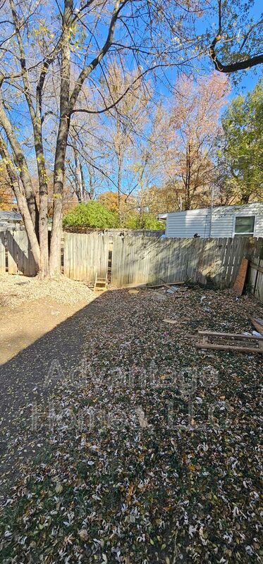 Building Photo - 7504 E 112th St