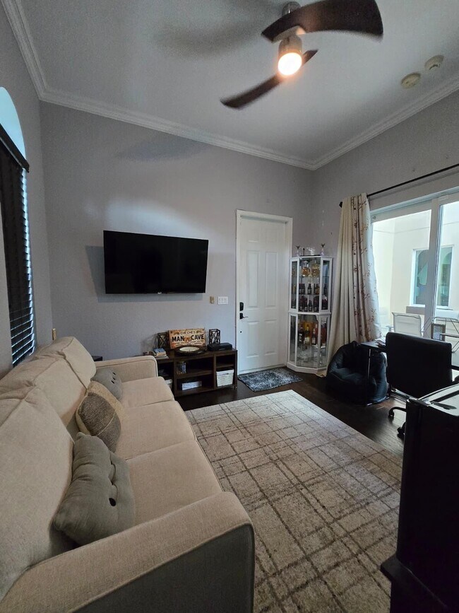Building Photo - 4102 Artesa Dr