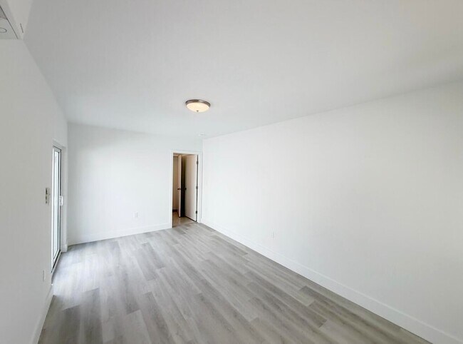 Building Photo - 1135 NW 127th St