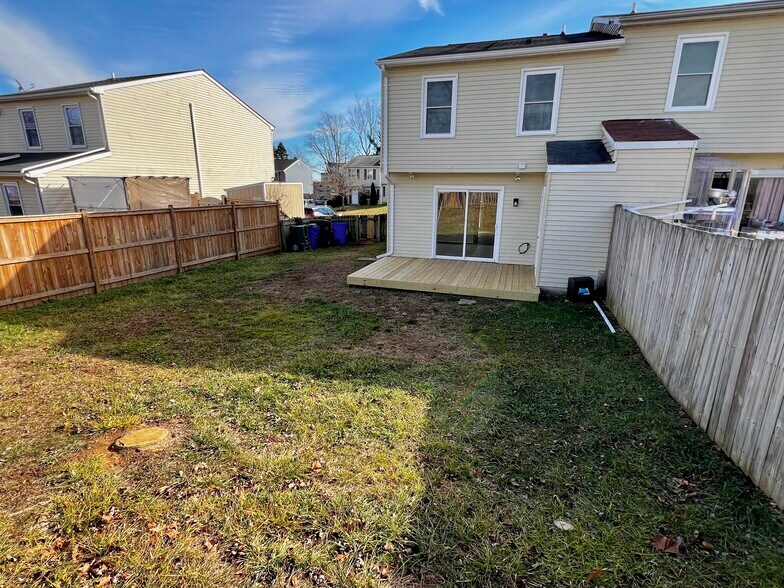 Building Photo - 167 Stonegate Dr