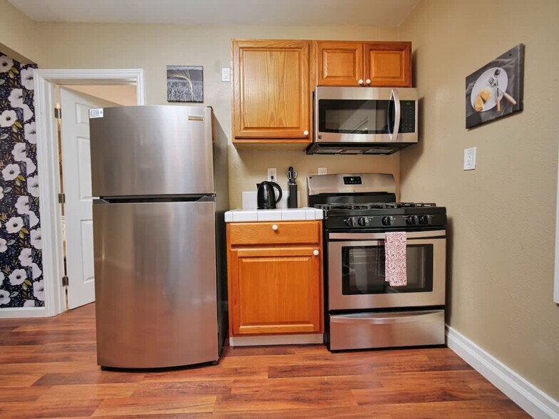 Building Photo - 2314 Bonar St