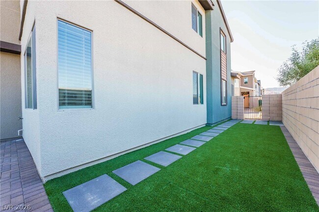 Building Photo - 9228 Desert Pearl Ave