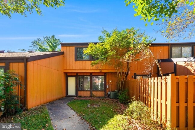 Building Photo - 9034 Arlington Blvd