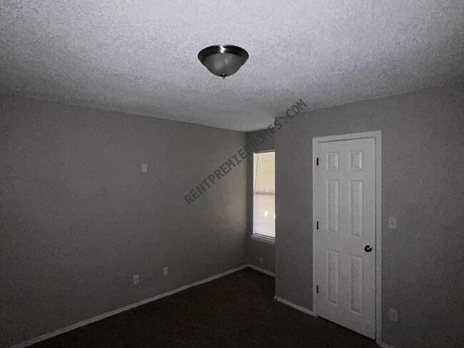 Building Photo - 12909 E 28th Pl