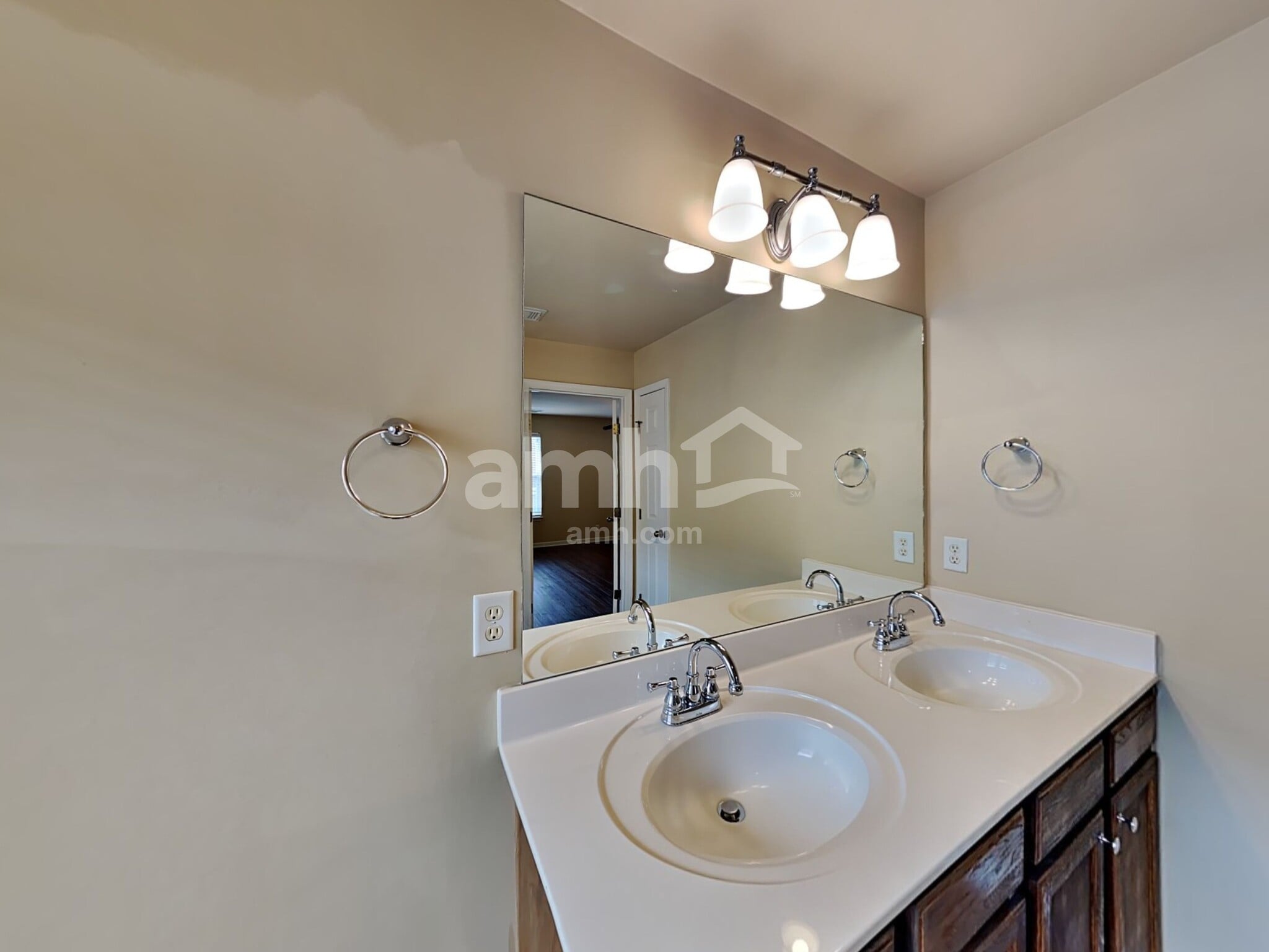 Building Photo - 2128 Branch Oak Trl