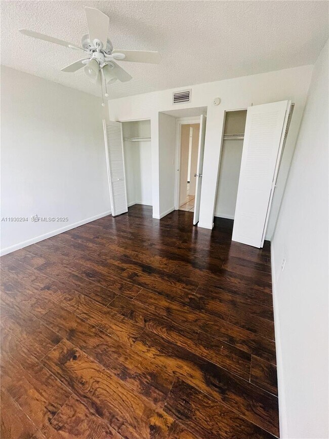 Building Photo - 4848 NW 24th Ct