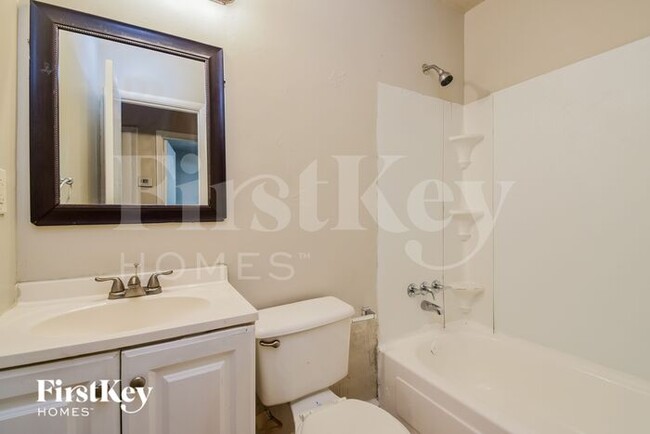 Building Photo - 8277 Dunellen Ln