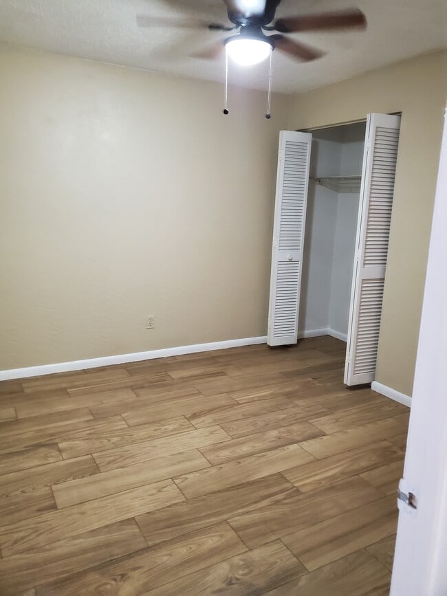 Building Photo - 836 Stonybrook Cir