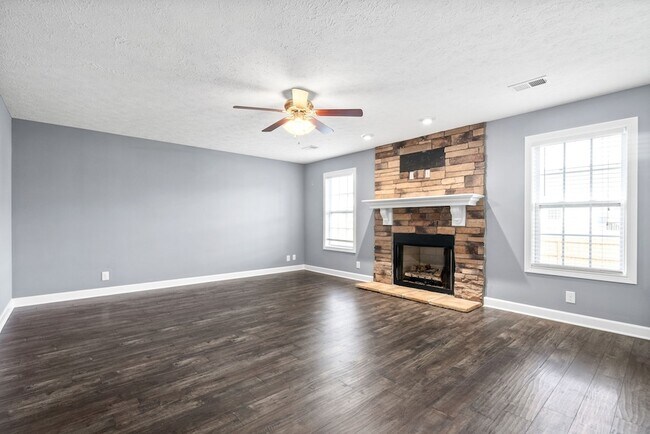 Building Photo - 3755 Windmill Dr