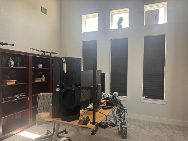 Building Photo - 169 Sunny's Halo Ct
