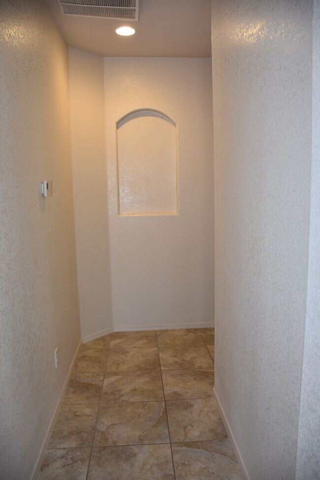 Building Photo - 4520 Leisure Ln