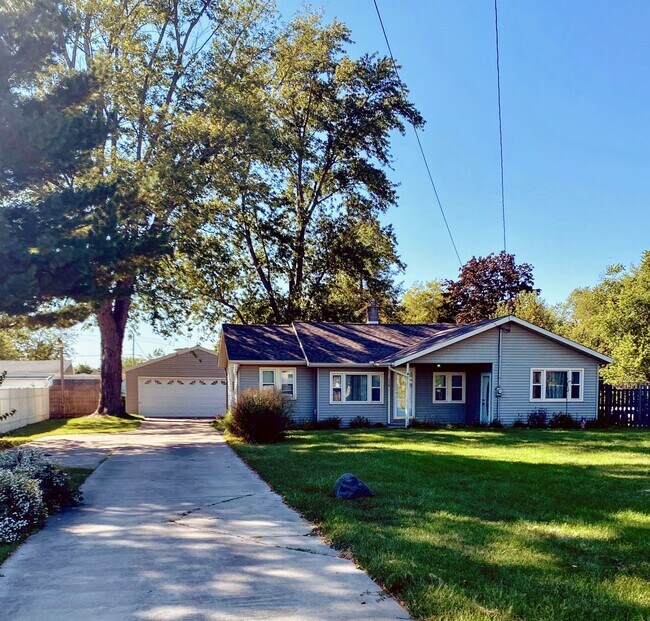 Primary Photo - Three Bedroom in Battle Creek