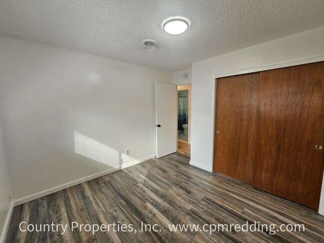Building Photo - Spacious 3-Bedroom House with Gated Pool in Panorama Heights Coming Available Now!