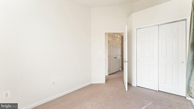 Building Photo - 23100 Dunlop Heights Terrace