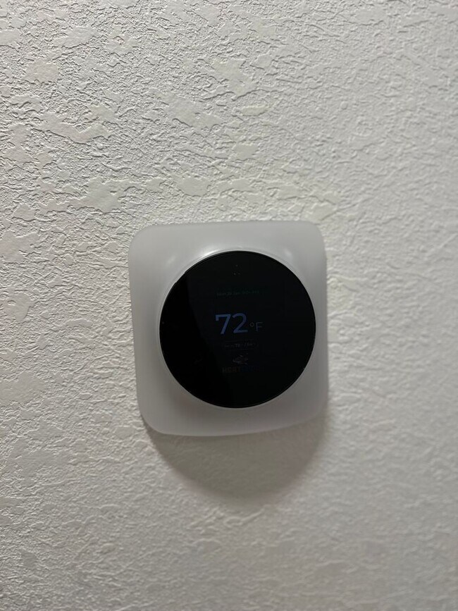 Building Photo - Completely Remodeled Home on 1 Acre in DRW