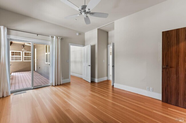 Building Photo - 1428 Allyn Ave
