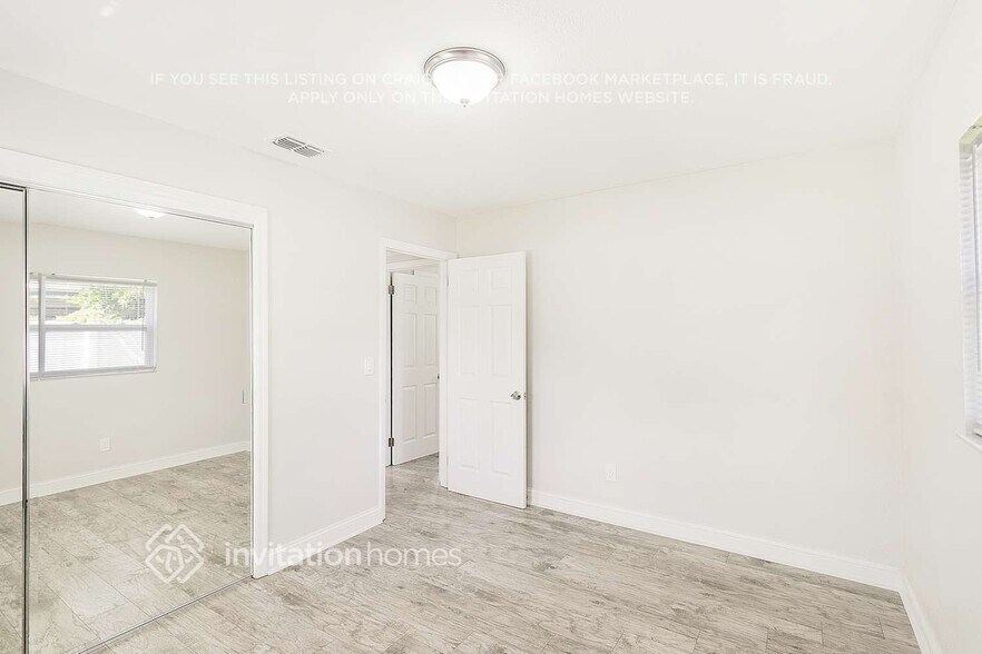 Building Photo - 909 Skyview Dr