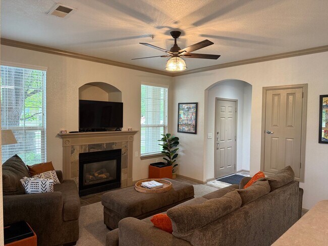 Building Photo - 2 Bed, 2 Bath Condo in Fort Collins - Foss...