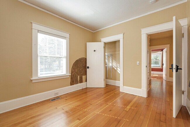 Building Photo - 2330 SW 170th Ave
