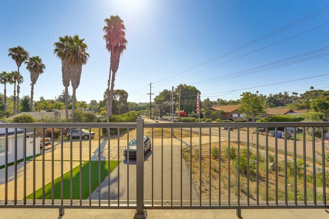 Building Photo - 2022 Avenida Del Diablo