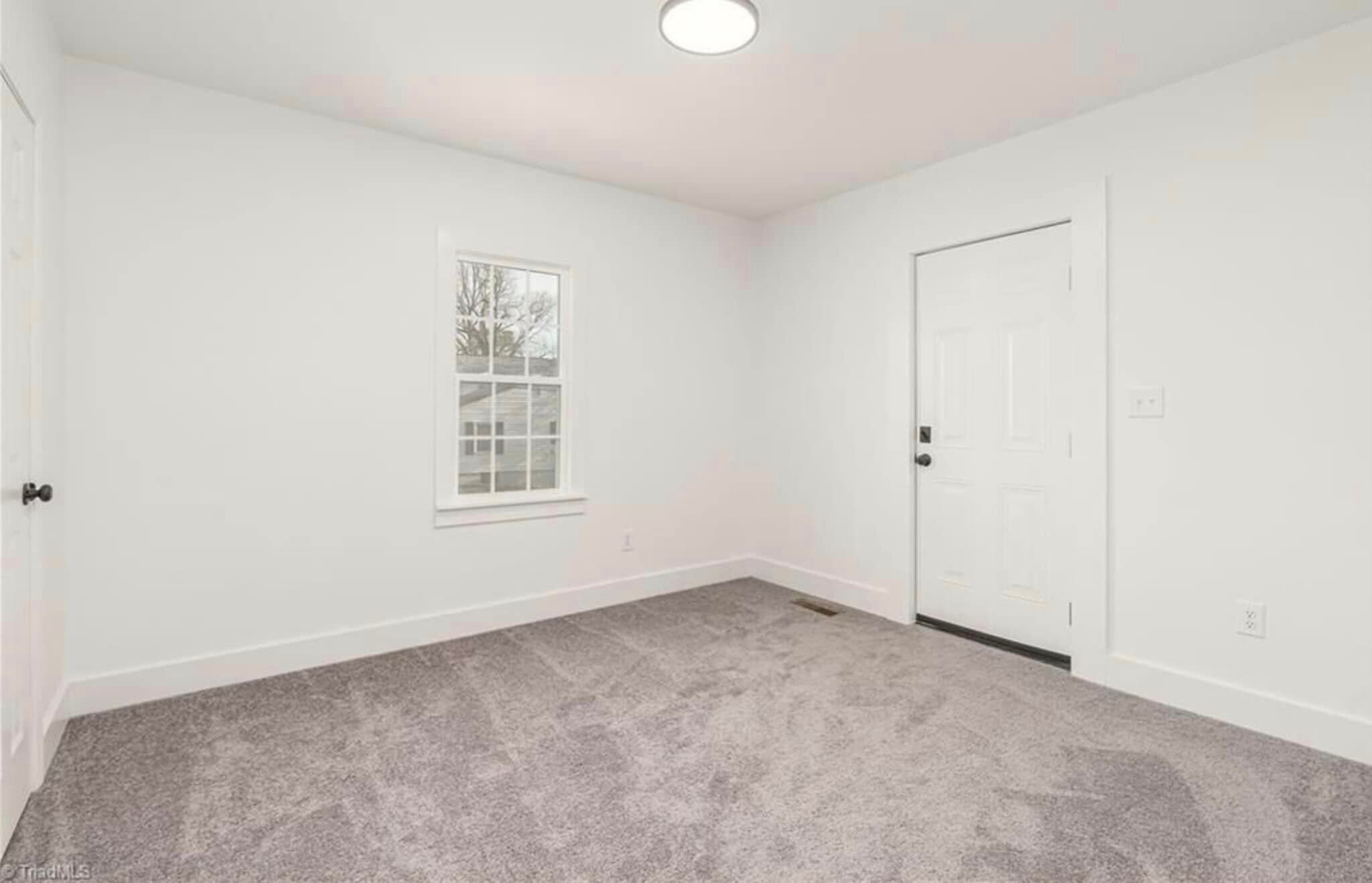 Building Photo - 407 Cox Ave