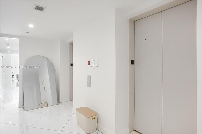 Building Photo - 1100 Biscayne Blvd