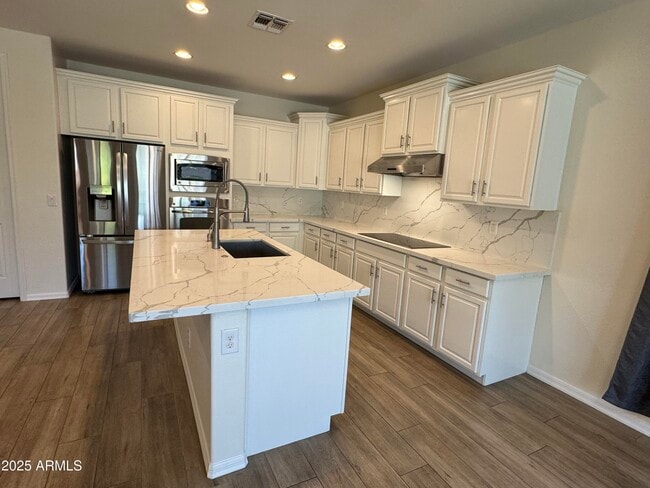 Building Photo - 712 W San Carlos Way