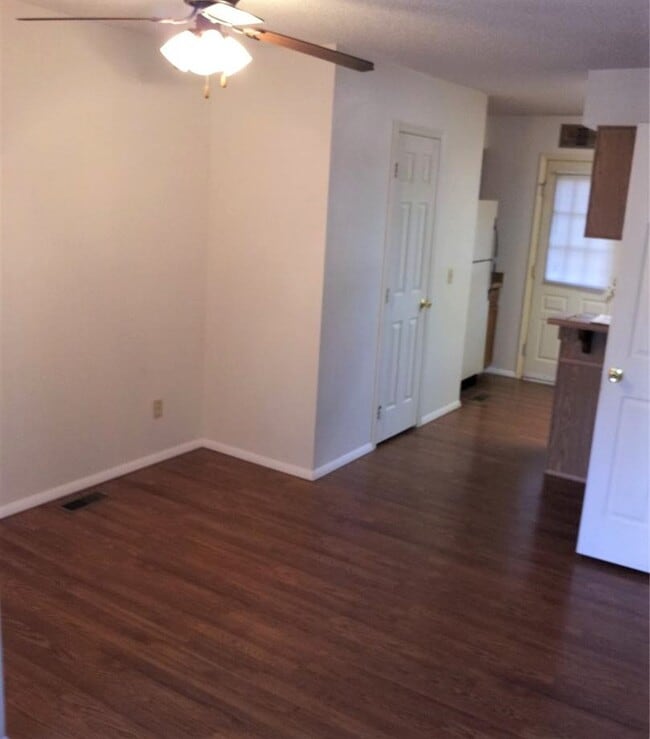 Building Photo - 3534 Queen Anne Way