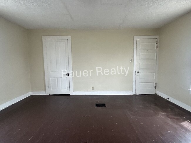 Building Photo - Affordable Two Bedroom