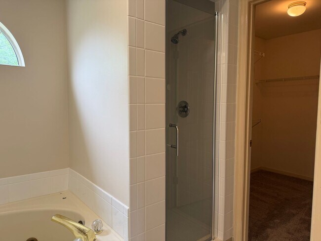 Building Photo - 7033 Northridge Dr