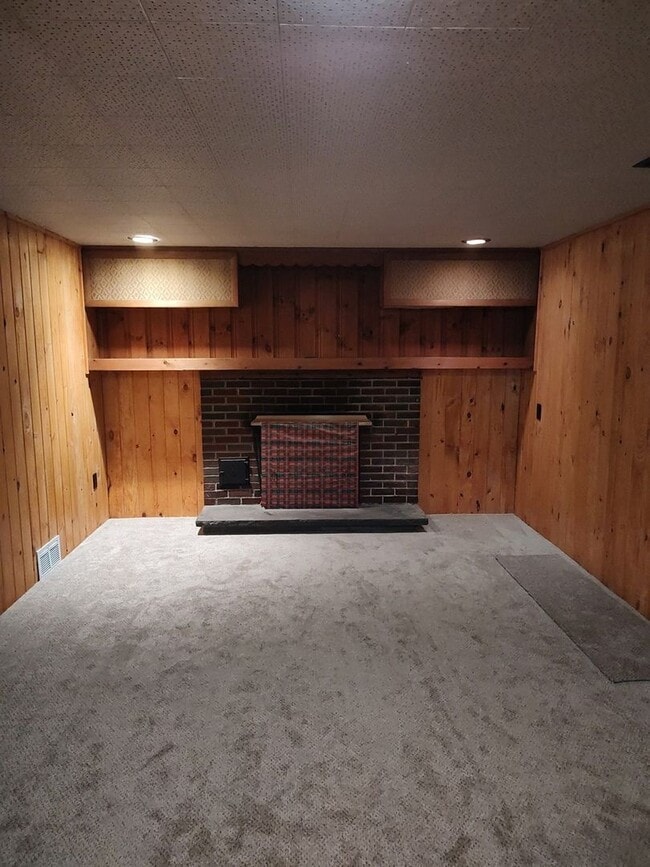 Building Photo - 102 Elmsford Rd