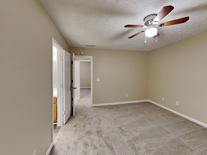 Building Photo - 105 Whitehead Dr