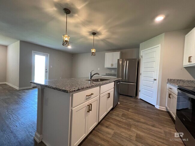 Building Photo - 23904 Songbird Dr