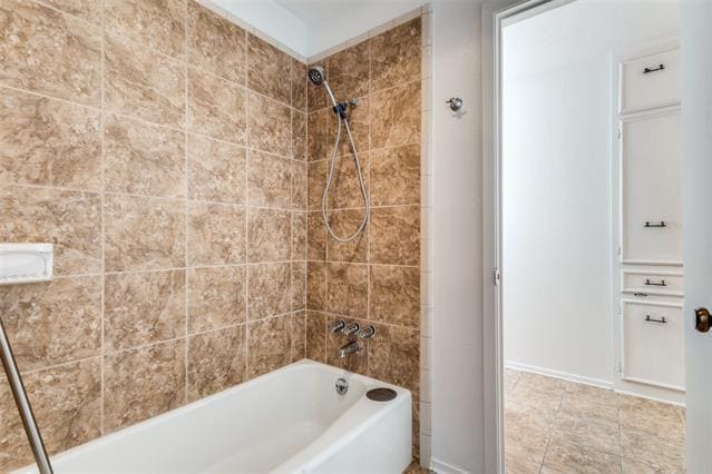 Building Photo - 2107 Briarwood Blvd