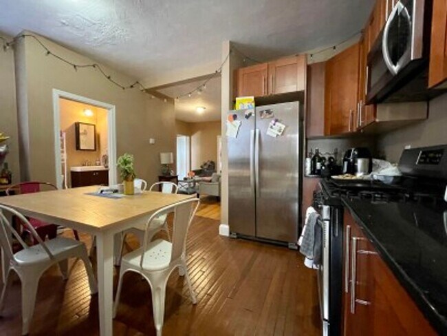 Building Photo - 5 Bed 2 Bath - Allston - 9/1