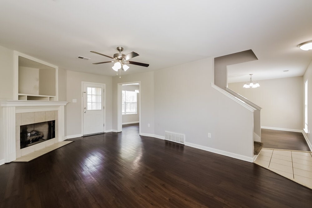 Building Photo - 906 Lakemont Dr