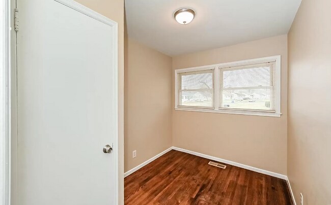 Building Photo - 240 Presley Dr