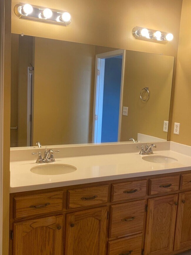 Building Photo - 10162 Eveninghill Cv