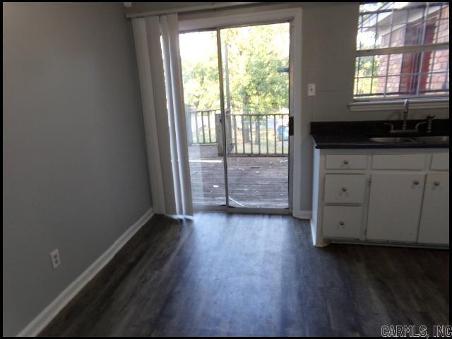 Building Photo - 1805 Sanford Dr
