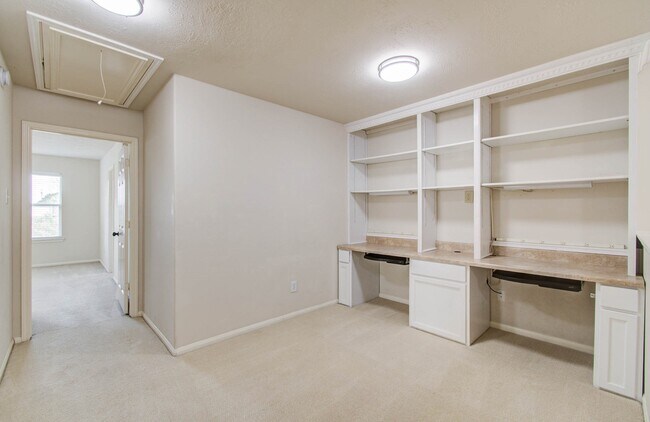 Building Photo - 14555 Gleaming Rose Dr