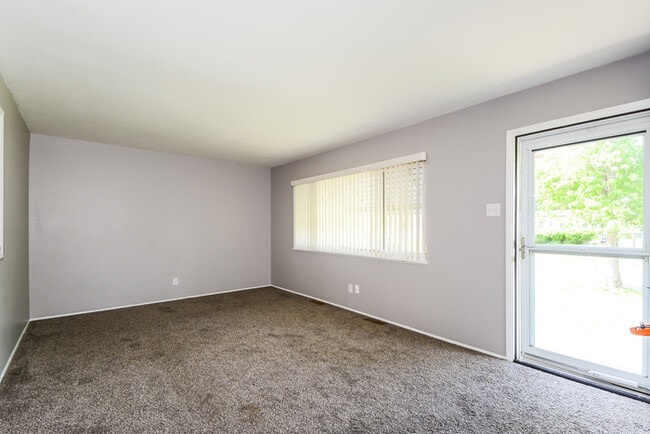 Building Photo - 455 Moule Dr