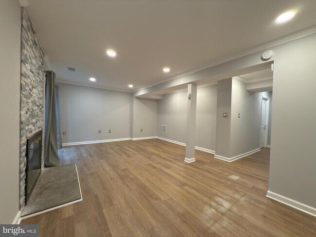 Building Photo - 3945 Wilcoxson Dr
